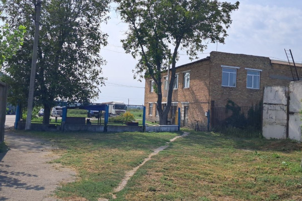 Майновий комплекс 10 га з елеватором на 19 000 тон зерна в Київській області 